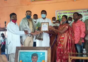 श्रीकृष्ण नावले यांना आदिवासी मित्र पुरस्कार