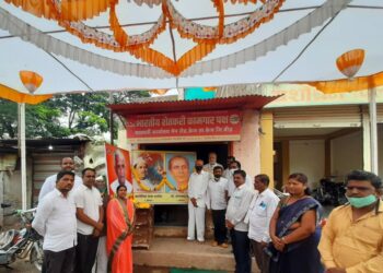 केजमध्ये भाई गणपतराव देशमुख यांना श्रद्धांजली अर्पण