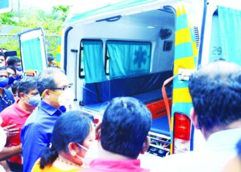 रायगडसाठी 14 रुग्णवाहिका मुख्यमंत्र्यांच्या हस्ते लोकार्पण