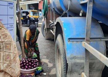 भाजी विकणार्‍यांना अपघाताची भिती