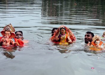 रायगडमध्ये विघ्नहर्त्याला निरोप
