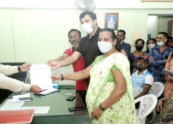 वरसोली परिसरातील महावितरणच्या गैरकारभारावर ग्रामस्थ संतप्त