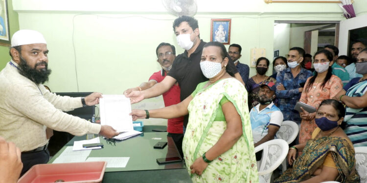 वरसोली परिसरातील महावितरणच्या गैरकारभारावर ग्रामस्थ संतप्त