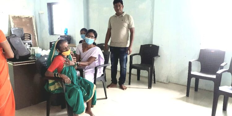 नागलोली येथे कोविड लसीकरण कॅम्प