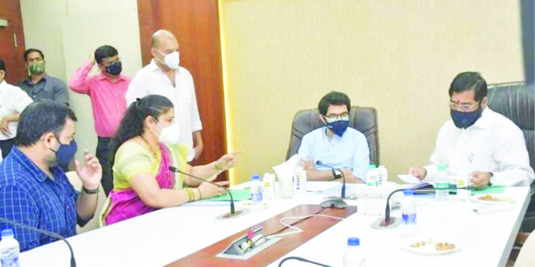 नगराध्यक्षांकडून खा. बारणे, मंत्री एकनाथ शिंदेंचे आभार