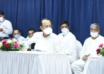 औद्योगिक वसाहतींमध्ये ट्रक टर्मिनस उपलब्ध करून  वाहतूक कोंडी होणार नाही याची दक्षता घ्या- उपमुख्यमंत्री अजित पवार