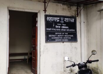 जिल्हा उपनिबंधक कार्यालयातील दोघे एलसीबीच्या जाळ्यात