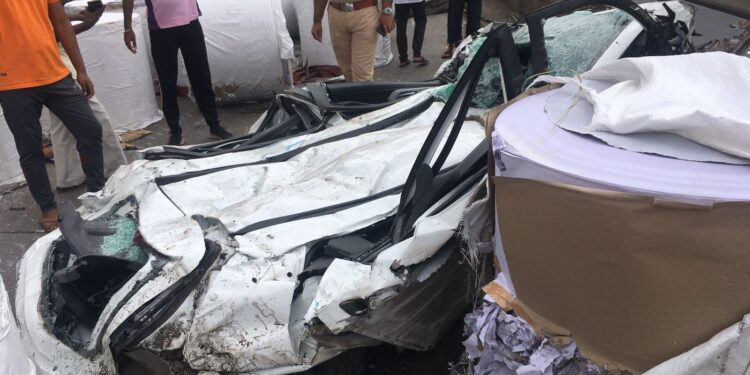 भीषण अपघात! डॉक्टरचा जागीच दुर्दैवी मृत्यू