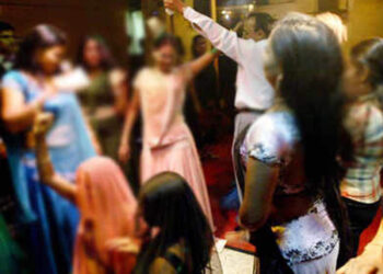 पनवेलमधील ‘या’ बारवर कारवाई; 32 जणांविरोधात गुन्हे दाखल