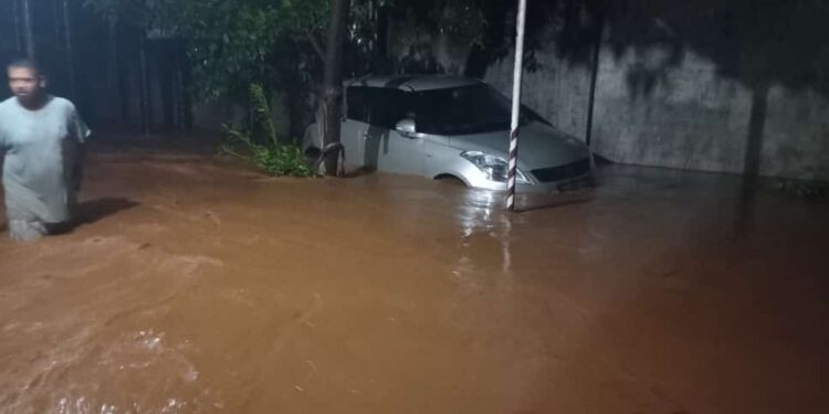 मुरूडमध्ये ढगफुटी; नागरिकांच्या घरात जवळपास ३-४ फुट पाणी