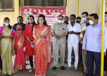 पोयनाड तलाव पाळीवर भव्यदिव्य शेड;  जि.प. सदस्य चित्रा पाटील यांच्या हस्ते उद्घाटन