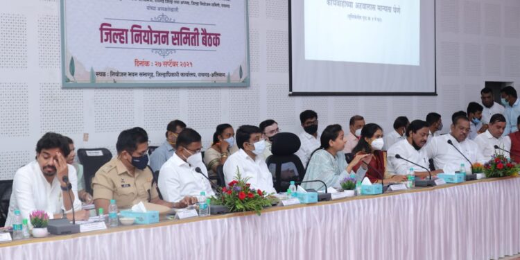 जिल्हा नियोजन समितीच्या बैठकीत 27.92 कोटीच्या कामांना मंजूरी