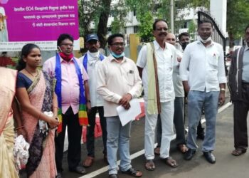 सुरजागड खाणीसंबंधात दलाली करणे बंद करा