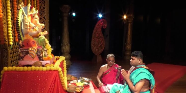 गणपती प्रतिष्ठापणांसाठी गुरुजींना मागणी
