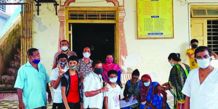 पूरग्रस्तांना टिटीचे इंजेक्शन