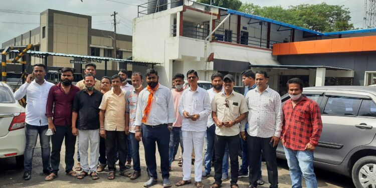 महिंद्रा सँनियो व्यवस्थापनाचा मुजोरपणा ; ४८ कत्राटी कामगारांना कामावर घेण्यासाठी मनसेचे उपोषण