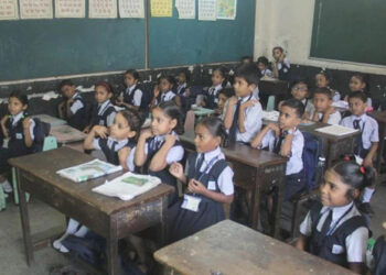 शासनाकडूनच शिक्षणाची ‘शाळा’