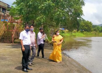 कर्जतमधील गणेशघाटांची पालिकेकडून पाहणी