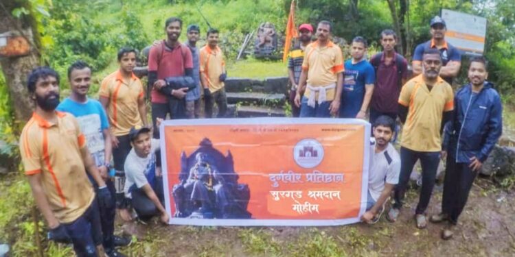 सुरगडावरील स्वच्छता मोहीम फत्ते