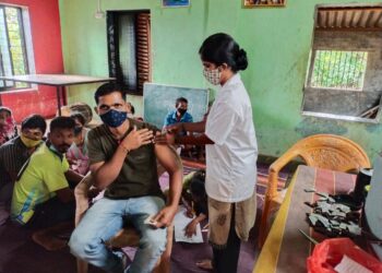 संपूर्ण चेरफळवाडीवर झाले लसीकरण