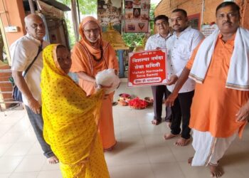 महाराष्ट्रातील भक्तांचे नर्मदाकिनारी सेवाकार्य