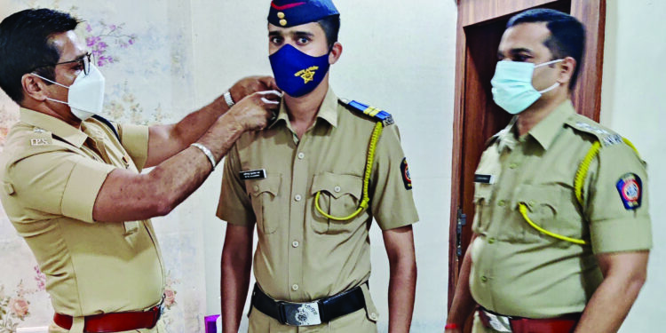 कर्जत, नेरळमधील पोलीस कर्मचार्‍यांना बढती