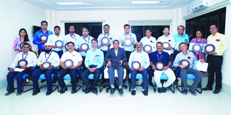 महावितरणतर्फे उत्कृष्ट अभियंता पुरस्कार वितरण