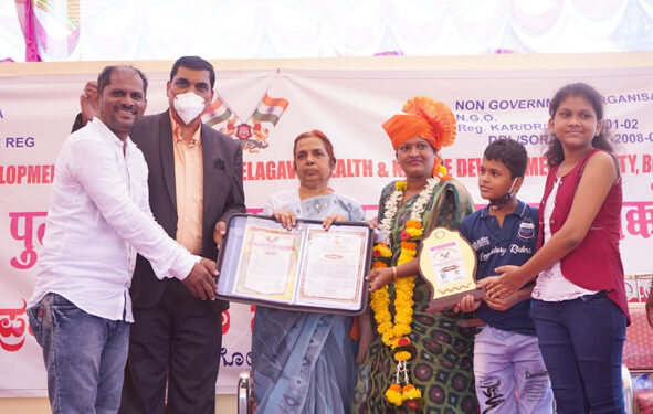 चिपळूण सभापती रिया कांबळे यांना पुरस्कार