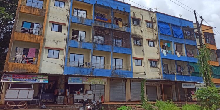 समृध्दी अपार्टमेंटविरूध्द पोलादपूर पोलीस ठाण्यात गुन्हा दाखल