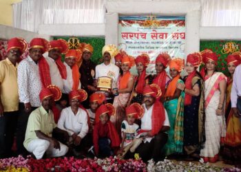 राज्यस्तरीय आदर्श सरपंच पुरस्कार सरिता भगत यांना प्राप्त