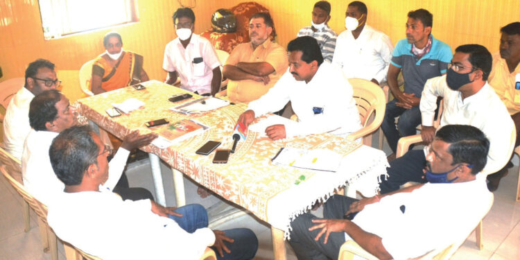 विहूर गुरचरण जमिनीचा वाद आता न्यायालयात