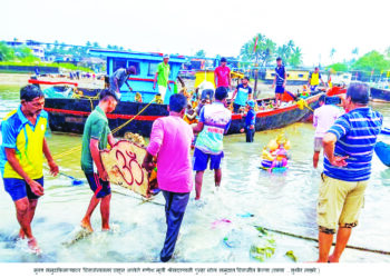 श्री सदस्यांनी केले गणपती मूर्तींचे पुनर्विसर्जन