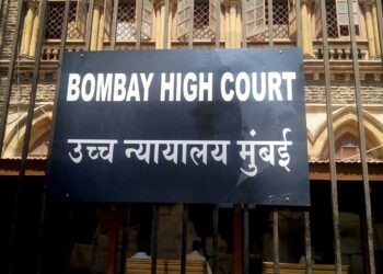 पेन्शन देण्यासाठी स्वातंत्र्यसैनिकांच्या कुटुंबीयांचा शोध घ्या