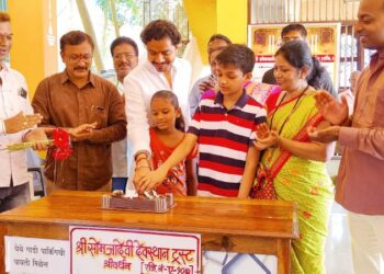 नियम धाब्यावर बसवून अनिकेत तटकरेंचा वाढदिवस