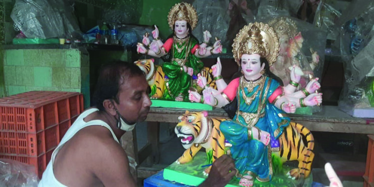 दुर्गामातेच्या मूर्तीकामांना वेग