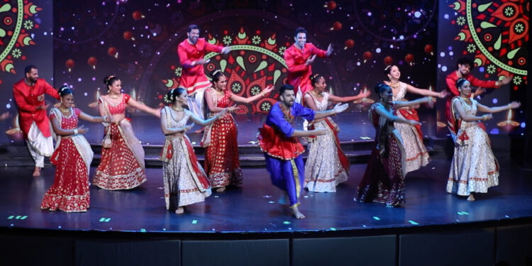 नवरात्रोत्सवात गरबा प्रेमींना समुद्र पर्यटनाची संधी; कॉर्डेलिया क्रुझवर धूम