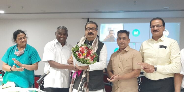 “कॉर्पोरेट कंपन्यांमध्ये कबड्डीचा संघ उभारण्यासाठी प्रयत्न करणार”- खासदार गजानन कीर्तिकर