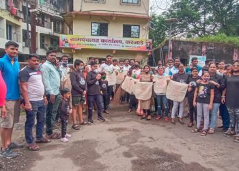 करंजाडेत स्वच्छतेसाठी गांधीगिरी