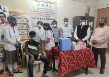 बी.एल. पाटील तंत्रनिकेतनमध्ये लसीकरण सुरू