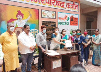 कर्जत नगरपरिषदेतर्फे दिव्यांगांना लाभाचे वाटप