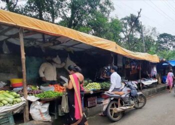 नेरळ बाजारपेठ पुन्हा अतिक्रमण