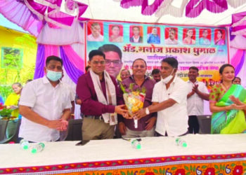 अ‍ॅड. मनोज धुमाळ यांच्या वाढदिवसानिमित्त रक्तदान शिबीर
