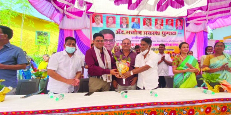 अ‍ॅड. मनोज धुमाळ यांच्या वाढदिवसानिमित्त रक्तदान शिबीर