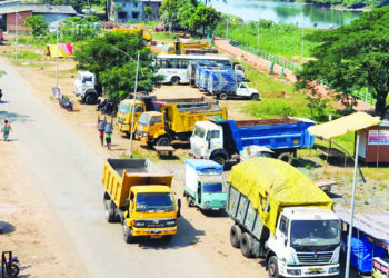 रोहा नगर पालिकेच्या मूकसंमतीने नदीसंवर्धन व सुशोभीकरण प्रकल्पाला काळी टीत