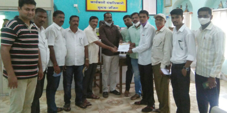 नुकसानग्रस्तांना तातडीने मदत द्या – शेकाप