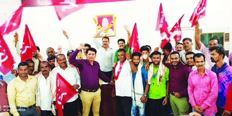 शेकापमध्ये जोरदार इनकमिंग सुरु; पेणमध्ये भाजप, राष्ट्रवादीला खिंडार