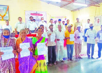 सुधागडातील शेतकर्‍यांना मोफत सातबाराचे वाटप