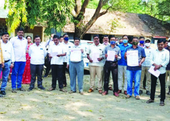 खालापुरात तहसील कर्मचार्‍यांचे ठिय्या आंदोलन