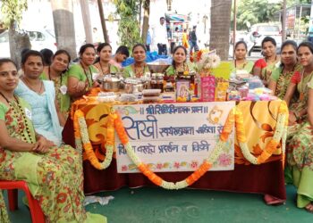 सोनारी येथे विविध उत्पादनांचे प्रदर्शन, विक्री मेळावा