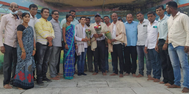 समाजातील कर्तृत्वान व्यक्तींचा सन्मान